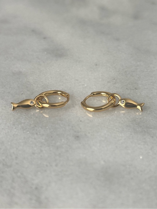 Modest Lu Jewelry - Gold Fish Crystal Dangle Hoop Earrings 

Brand New

Gold Plated Sterling Silver